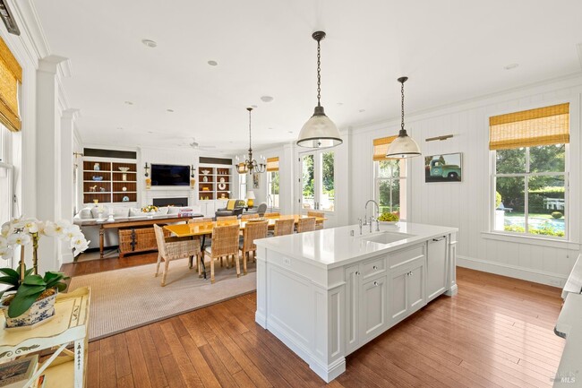 Building Photo - 989 Rutherford Rd