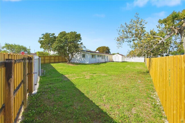 Building Photo - 8501 SW 128th St