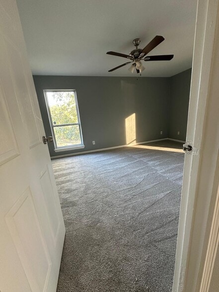 Building Photo - 2401 Forestmeadow Dr