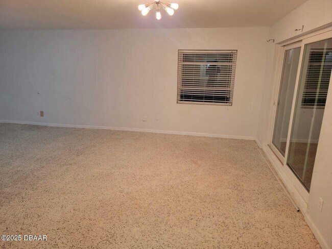 Building Photo - 1442 John Anderson Dr