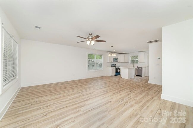 Building Photo - 213 Rosemont Ave