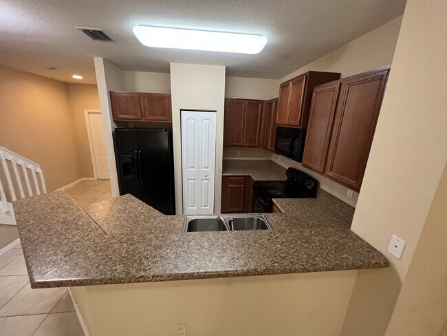 Building Photo - 3530 NW 29th Ct