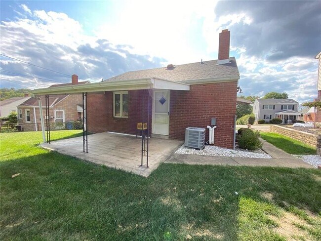 Building Photo - 2119 Swallow Hill Rd