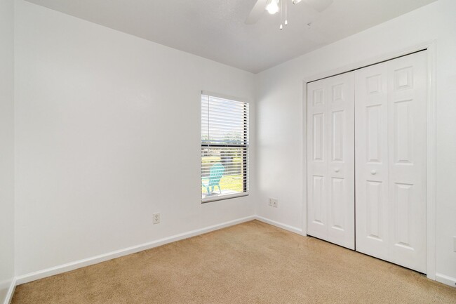 Building Photo - 1165 Luminary Cir