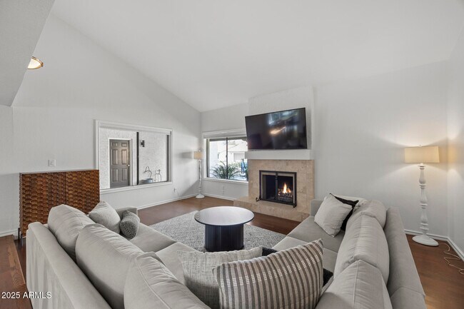 Building Photo - 8649 N Willowrain Ct