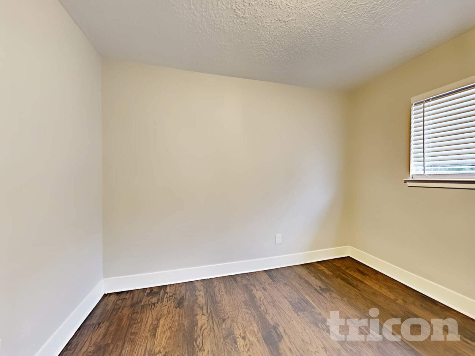 Building Photo - 21899 Pinewilde Ct