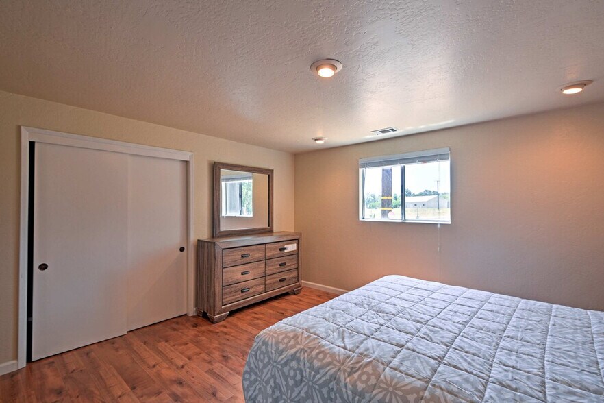 Building Photo - 1280 Rucker Ave