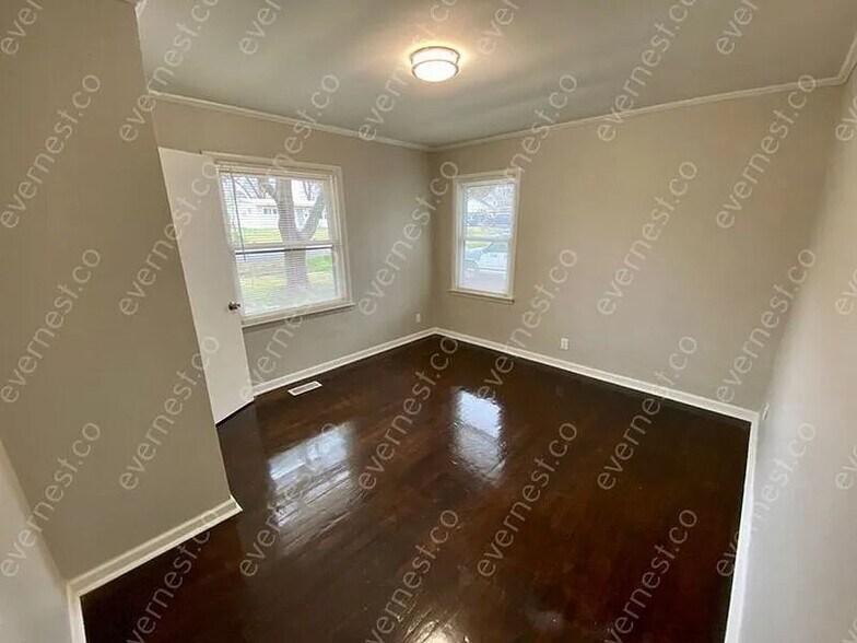 Building Photo - 63 Hill Ln