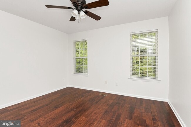 Building Photo - 26 Normandy Dr