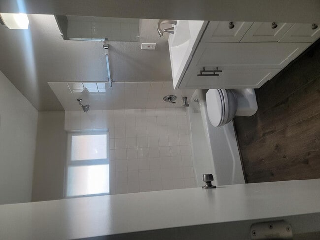 Building Photo - 4819 E Cambridge Ave