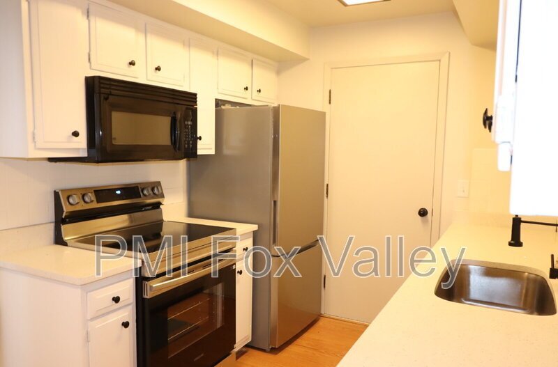 Building Photo - 800 N Hawthorne Dr