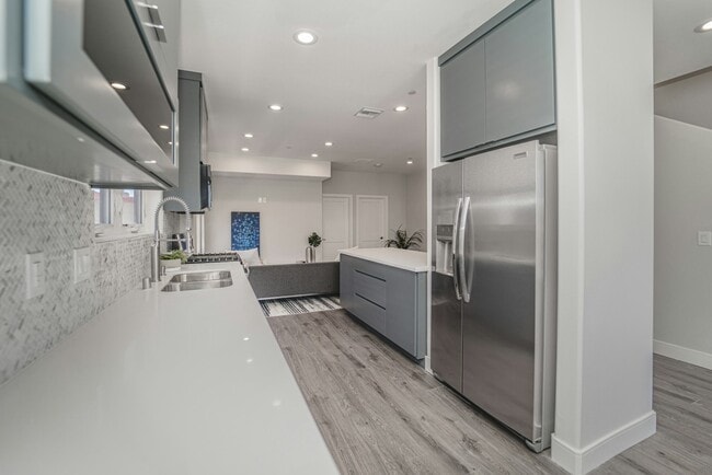 Building Photo - 4532 St Charles Pl