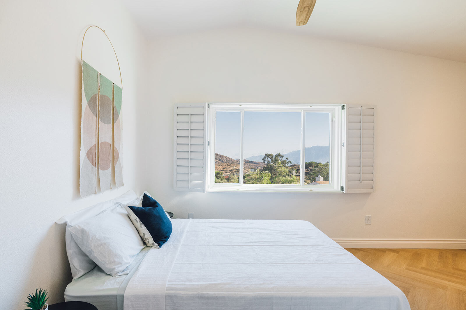 Building Photo - 7370 North Park