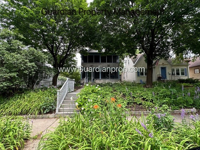 Primary Photo - Linden Hills Upper Level Duplex, Sunroom, ...