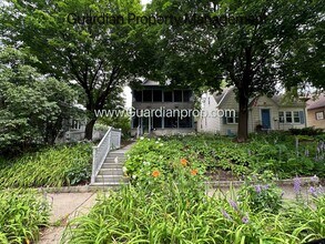 Building Photo - Linden Hills Upper Level Duplex, Sunroom, In Unit Laundry, Dishwasher