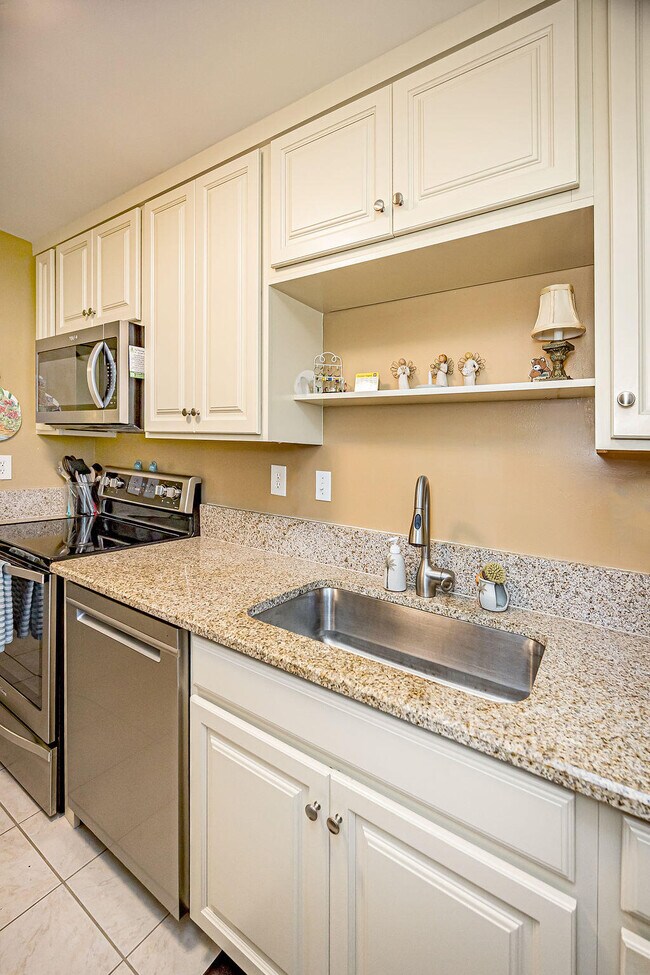 Building Photo - 270 High Point Ct