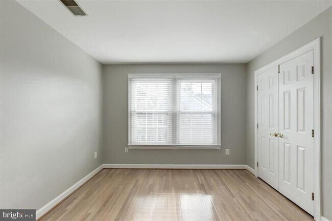 Building Photo - 14213 Floral Park Dr