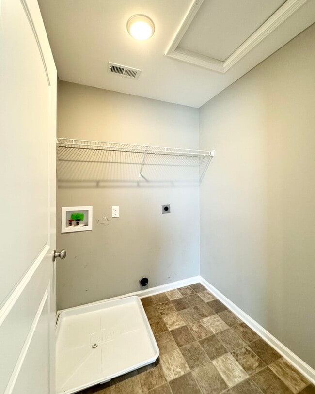 Building Photo - 8149 Driftwood Lp