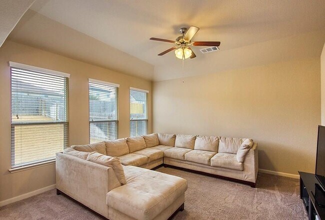 Building Photo - 207 Yukon Cove