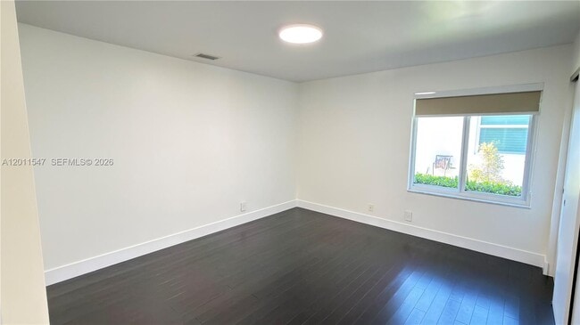 Building Photo - 3767 Oak Ridge Cir