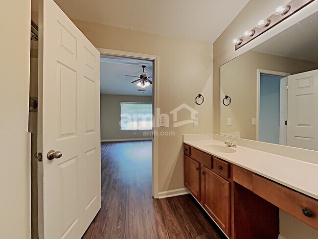 Building Photo - 2095 Mina Lane Dr