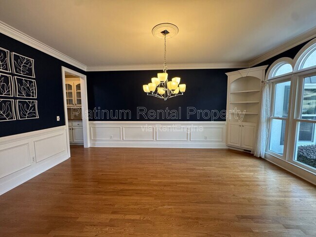 Building Photo - 425 Water Shadow Ln