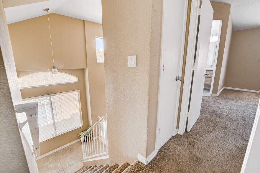 Building Photo - 1661 Cloister Ave