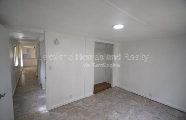 Building Photo - 3306 Peachtree Hill Rd