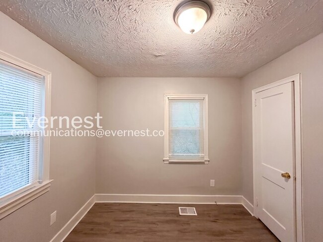 Building Photo - 2175 Pansy St NW