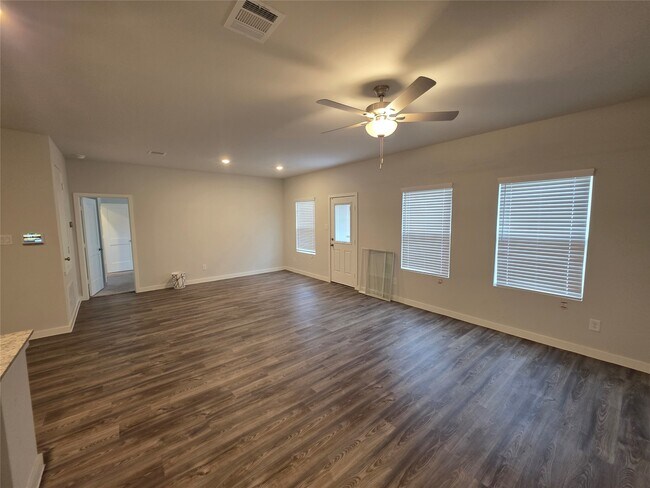 Building Photo - 25049 Pomegranate Pl
