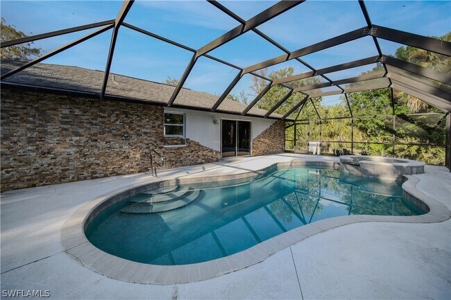 Building Photo - 390 35th Ave NE