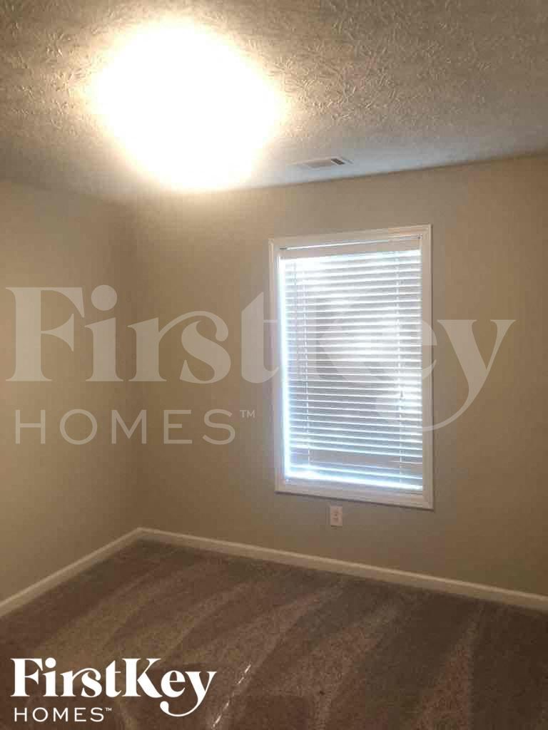 Building Photo - 319 Hills Point Rd