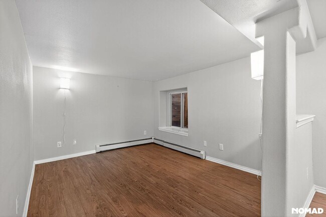 Building Photo - 30 W Navajo St