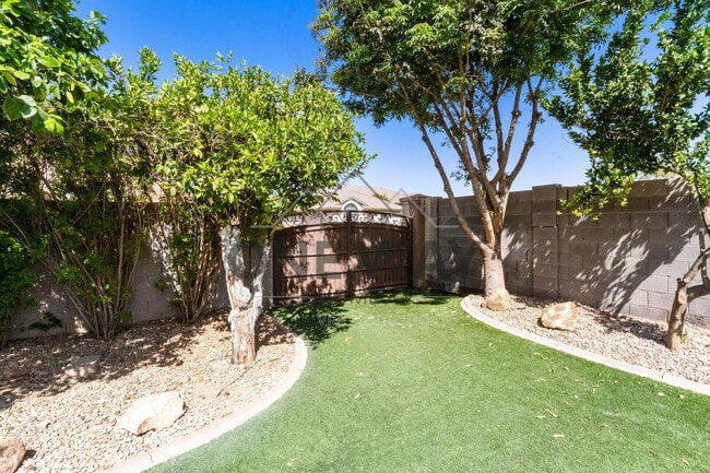 Building Photo - 4432 E Ford Ave