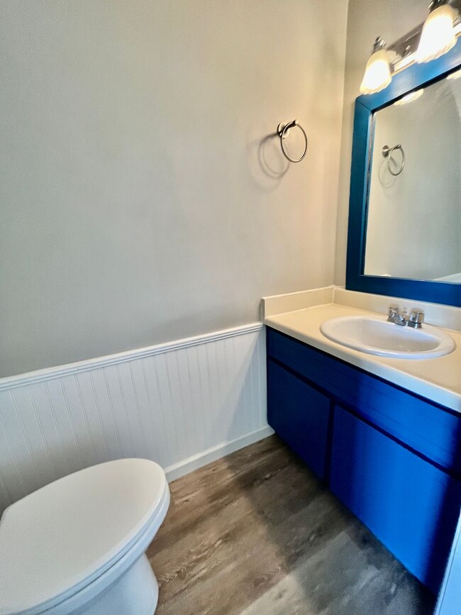 Building Photo - Cute 2-bedroom 1.5 bath townhome completely updated and only minutes from TAFB