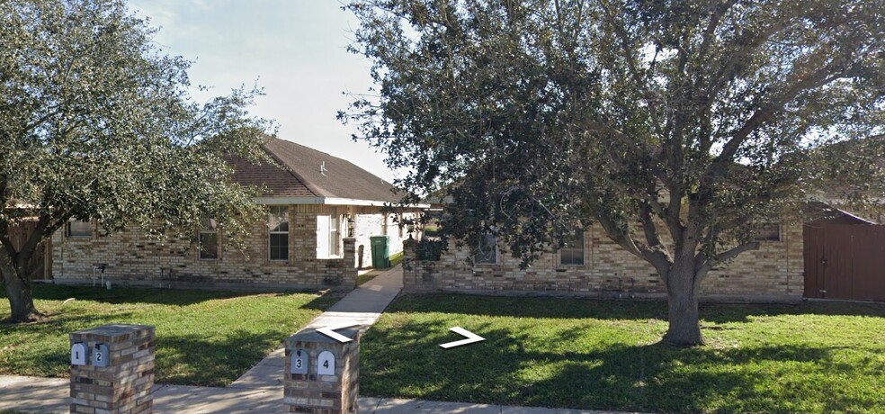 Building Photo - 800 W Bronze Dr