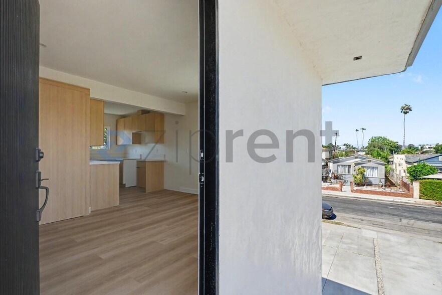 Building Photo - Unit 3