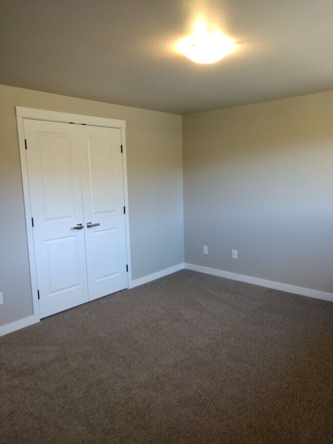 Building Photo - 2235 Electric Ave