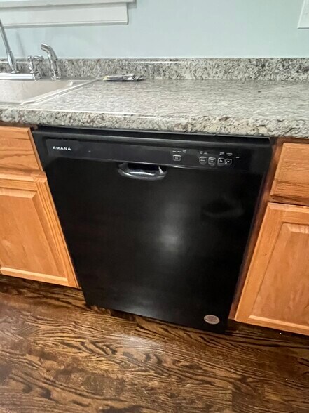 Brand New Dishwasher - 728 Dobson St