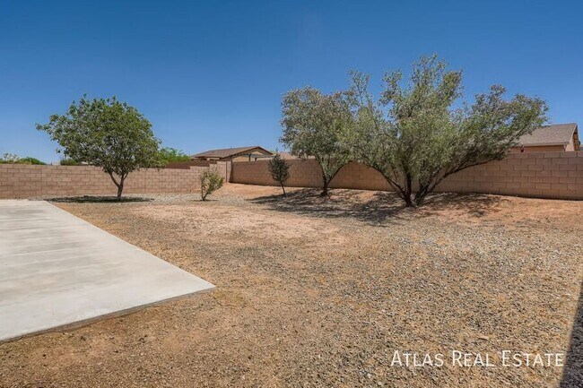 Building Photo - 8437 W Green Kingfisher Ln