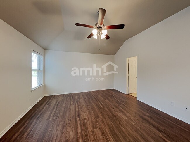 Building Photo - 5564 Thunder Bay Dr