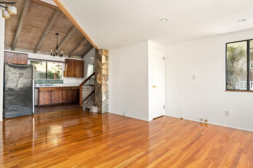Building Photo - 20932 Canyon Trl