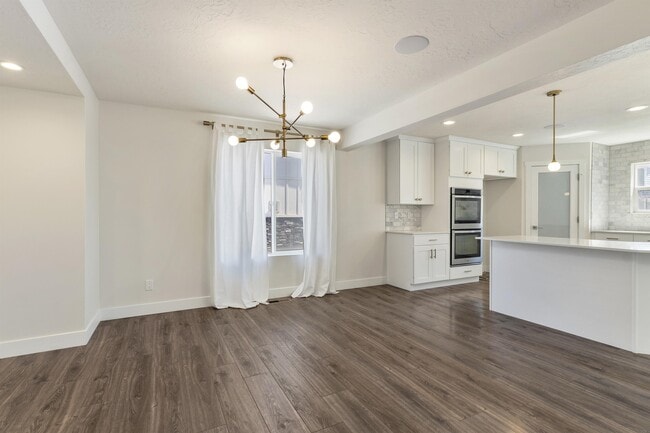 Building Photo - 414 E 8800 S