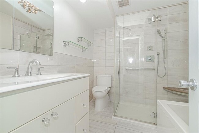 Building Photo - 709 Correll Ave