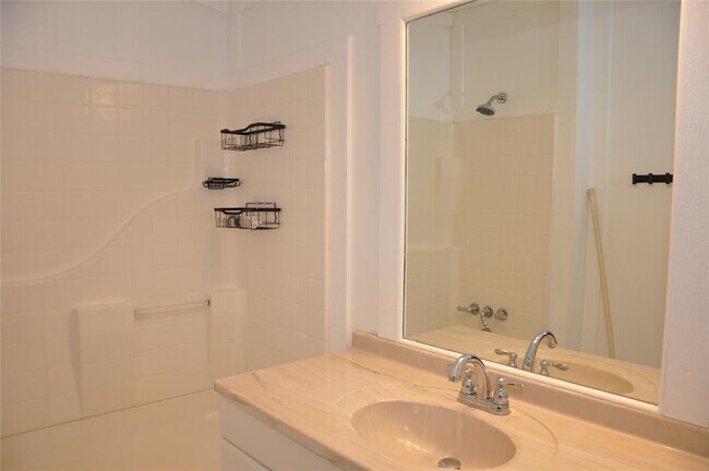 Building Photo - 367 Mesquite St