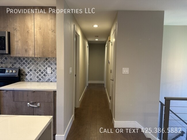 Building Photo - 10521 NE 139th St