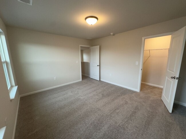 Building Photo - Custom Home in Bella Vita!