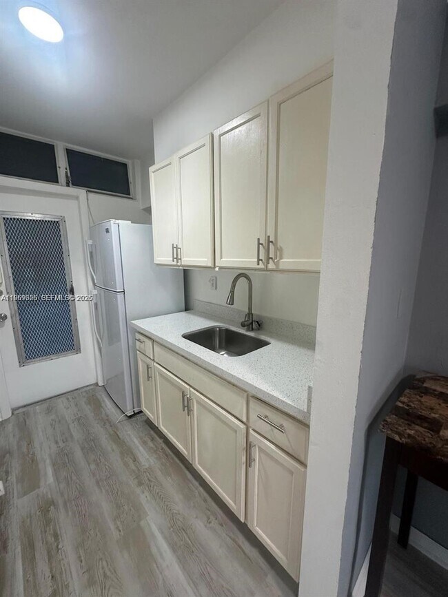 Building Photo - 1400 Pennsylvania Ave