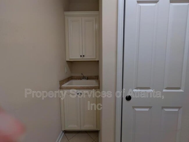 Building Photo - 261 Fenwick Cir