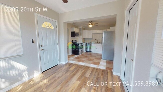 Building Photo - 2205 20th St W